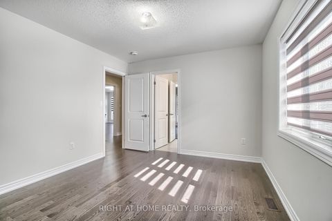 Photo 33 at 31 Dorothy Caine Crescent, Keswick South, Georgina