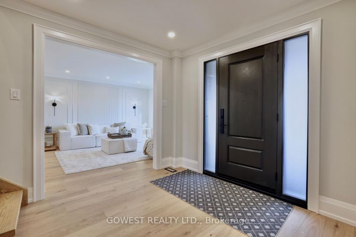 Photo 3 at 981 Valdese Drive, Erindale, Mississauga