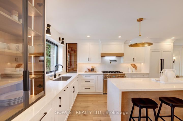 Photo 14 at 981 Valdese Drive, Erindale, Mississauga