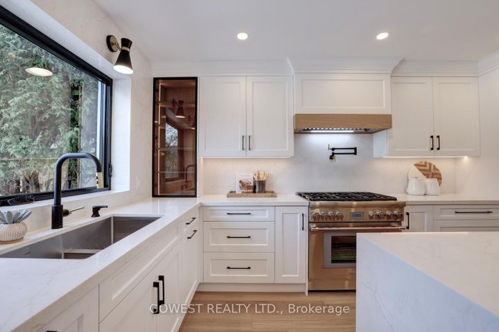 Photo 15 at 981 Valdese Drive, Erindale, Mississauga