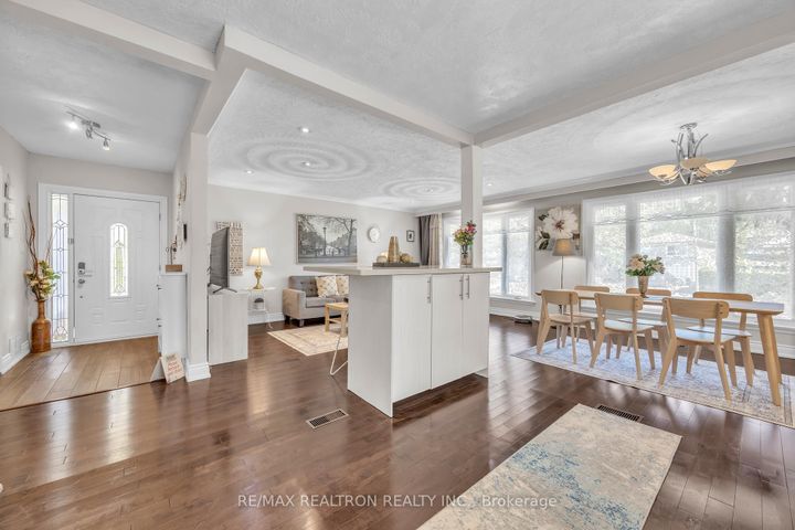 Photo 9 at 926 Willowdale Avenue, Newtonbrook East, Toronto