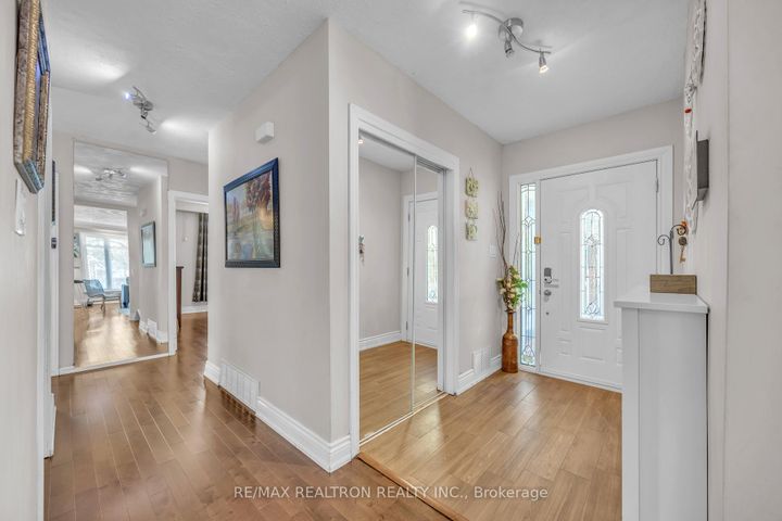 Photo 16 at 926 Willowdale Avenue, Newtonbrook East, Toronto