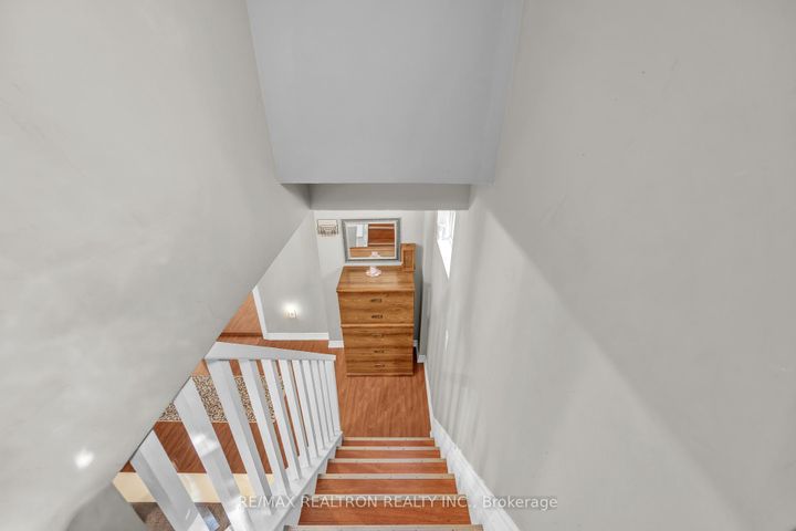 Photo 20 at 926 Willowdale Avenue, Newtonbrook East, Toronto
