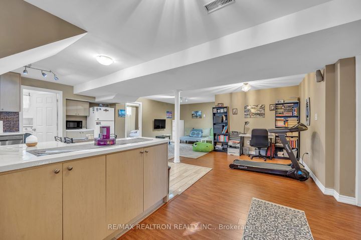 Photo 24 at 926 Willowdale Avenue, Newtonbrook East, Toronto