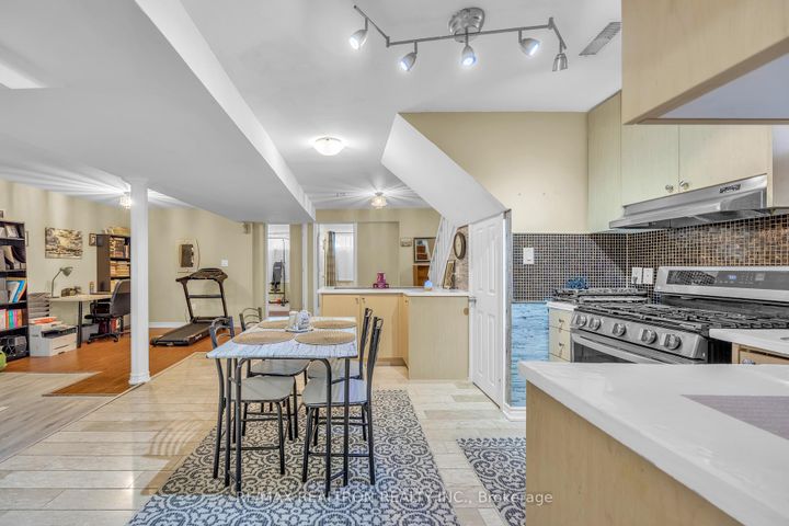 Photo 30 at 926 Willowdale Avenue, Newtonbrook East, Toronto