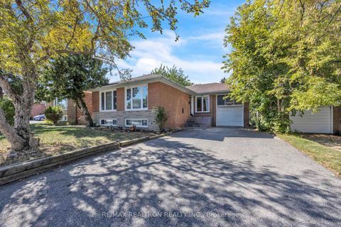 Photo 0 at 926 Willowdale Avenue, Newtonbrook East, Toronto