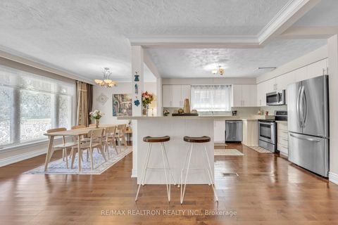 Photo 6 at 926 Willowdale Avenue, Newtonbrook East, Toronto
