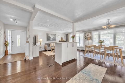 Photo 9 at 926 Willowdale Avenue, Newtonbrook East, Toronto