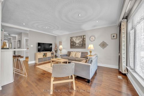 Photo 12 at 926 Willowdale Avenue, Newtonbrook East, Toronto