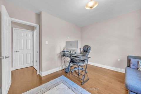 Photo 18 at 926 Willowdale Avenue, Newtonbrook East, Toronto