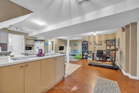 Photo 24 at 926 Willowdale Avenue, Newtonbrook East, Toronto