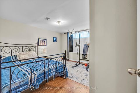Photo 27 at 926 Willowdale Avenue, Newtonbrook East, Toronto