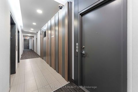 Photo 4 at 806 - 15 Bruyeres Mews, Niagara, Toronto