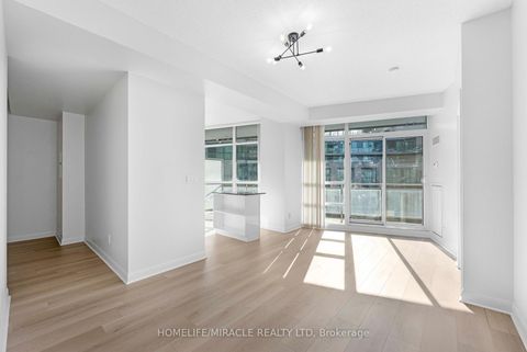 Photo 6 at 806 - 15 Bruyeres Mews, Niagara, Toronto