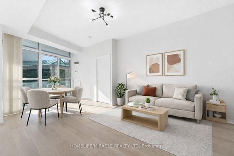 Photo 13 at 806 - 15 Bruyeres Mews, Niagara, Toronto