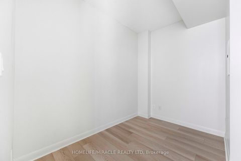 Photo 16 at 806 - 15 Bruyeres Mews, Niagara, Toronto