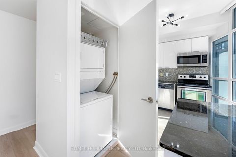 Photo 17 at 806 - 15 Bruyeres Mews, Niagara, Toronto