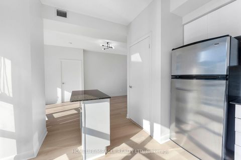 Photo 20 at 806 - 15 Bruyeres Mews, Niagara, Toronto