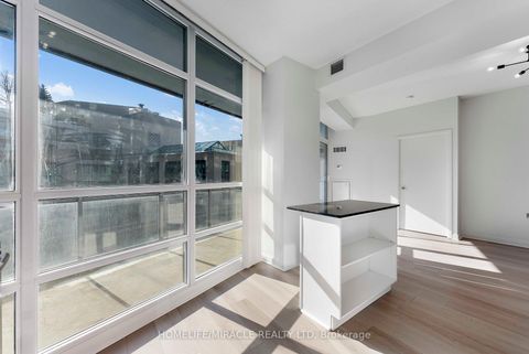 Photo 21 at 806 - 15 Bruyeres Mews, Niagara, Toronto