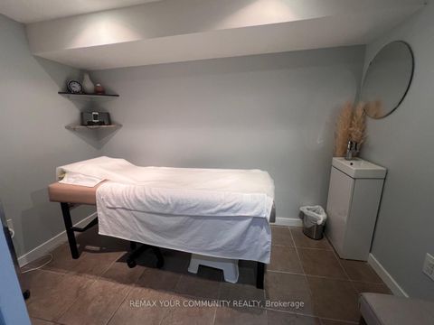 Photo 10 at 3887 Bathurst Street, Westgate, Toronto