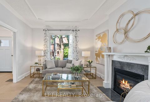 Photo 4 at 29 Grace Street, Bellwoods, Toronto