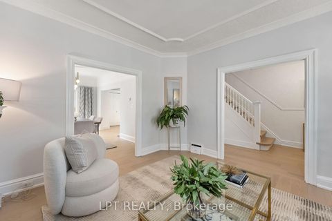 Photo 6 at 29 Grace Street, Bellwoods, Toronto