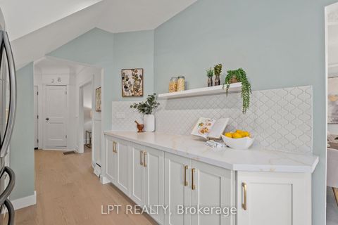 Photo 13 at 29 Grace Street, Bellwoods, Toronto