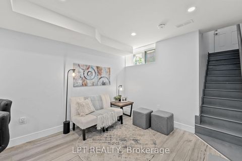 Photo 26 at 29 Grace Street, Bellwoods, Toronto