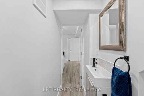 Photo 34 at 29 Grace Street, Bellwoods, Toronto