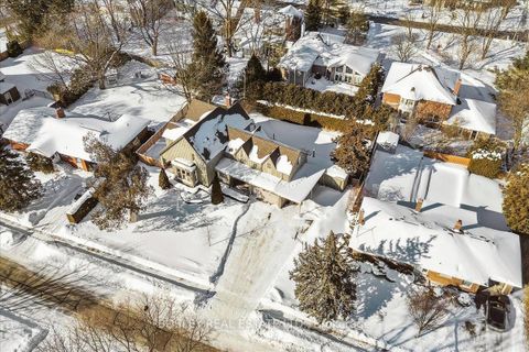 Photo 41 at 42 Royal Road, Aurora Village, Aurora