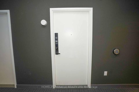 Photo 3 at 522 - 3900 Confederation Parkway, City Centre, Mississauga