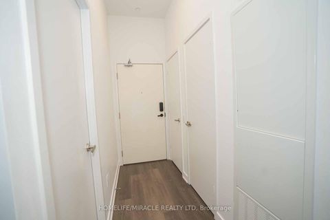 Photo 7 at 522 - 3900 Confederation Parkway, City Centre, Mississauga