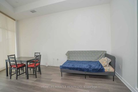 Photo 13 at 522 - 3900 Confederation Parkway, City Centre, Mississauga