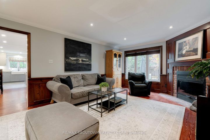 Photo 18 at 1586 Heritage Way, GA Glen Abbey, Oakville