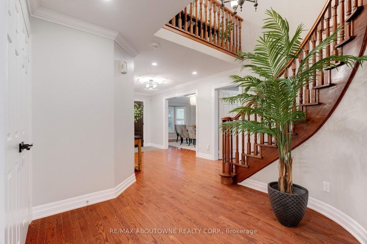 Photo 26 at 1586 Heritage Way, GA Glen Abbey, Oakville