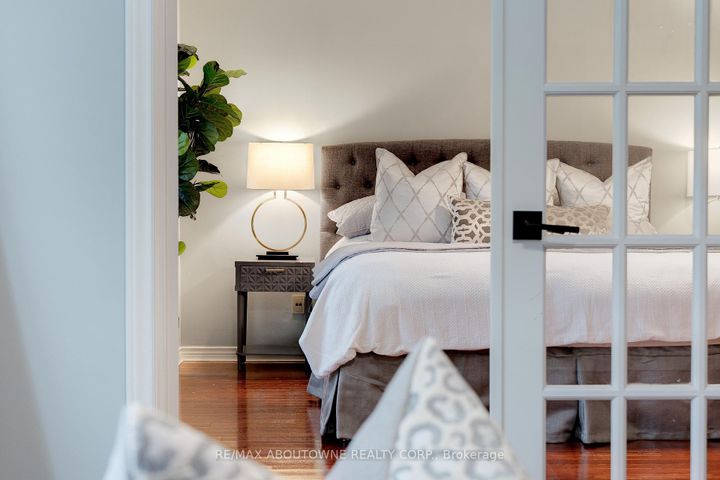 Photo 31 at 1586 Heritage Way, GA Glen Abbey, Oakville