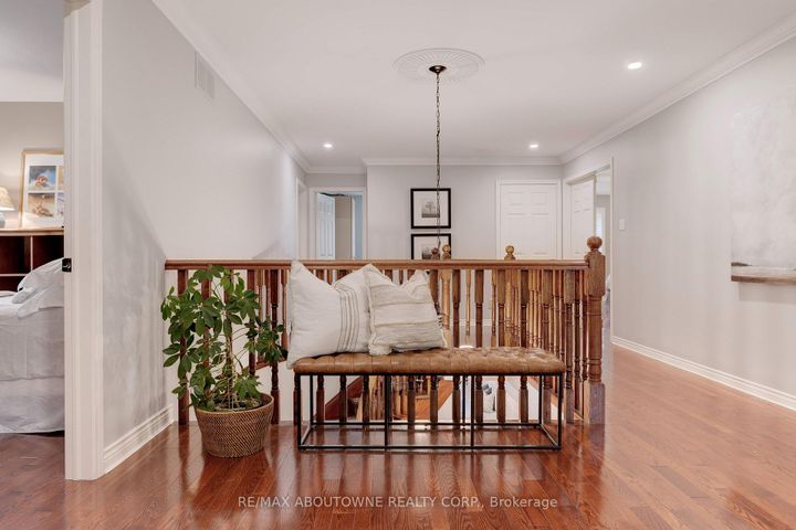 Photo 33 at 1586 Heritage Way, GA Glen Abbey, Oakville