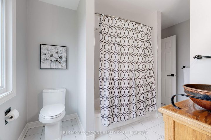 Photo 35 at 1586 Heritage Way, GA Glen Abbey, Oakville