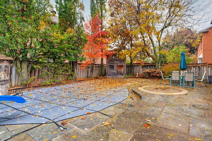 Photo 46 at 1586 Heritage Way, GA Glen Abbey, Oakville