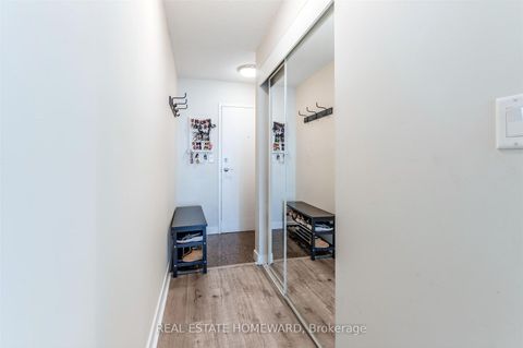 Photo 3 at 803 - 397 Front Street W, Waterfront Communities C1, Toronto