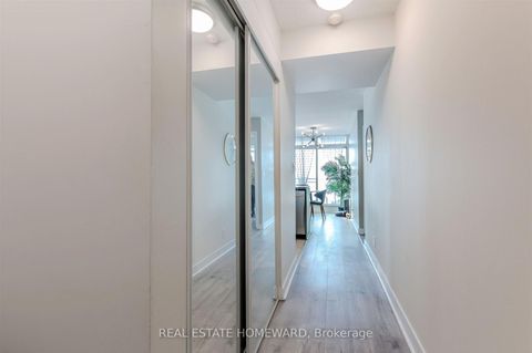 Photo 4 at 803 - 397 Front Street W, Waterfront Communities C1, Toronto