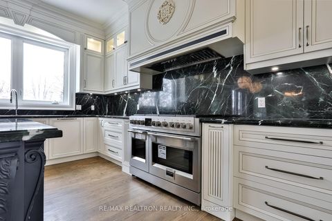 Photo 18 at 36 Sussex Avenue, Crosby, Richmond Hill