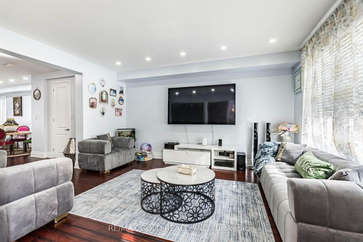 Photo 10 at 17 Redfern Street, Northwest Brampton, Brampton