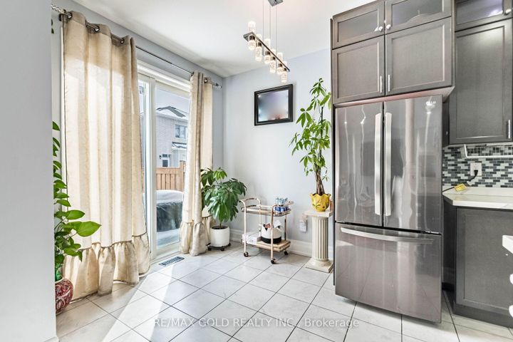 Photo 15 at 17 Redfern Street, Northwest Brampton, Brampton