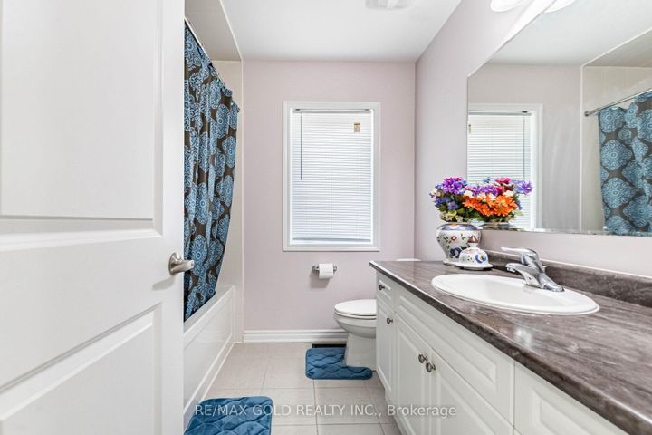 Photo 26 at 17 Redfern Street, Northwest Brampton, Brampton