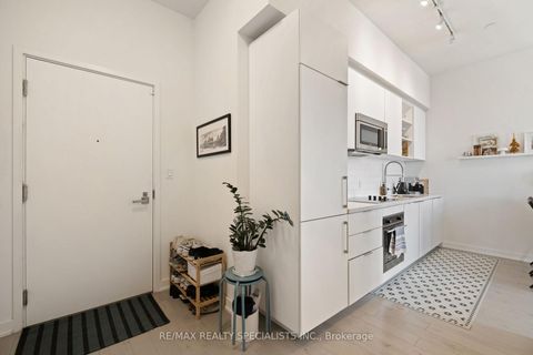 Photo 4 at 3505 - 50 Ordnance Street, Niagara, Toronto