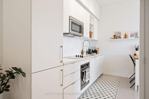 Photo 9 at 3505 - 50 Ordnance Street, Niagara, Toronto