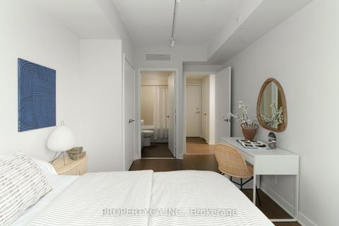 Photo 11 at 3308 - 15 Grenville Street, Bay Street Corridor, Toronto