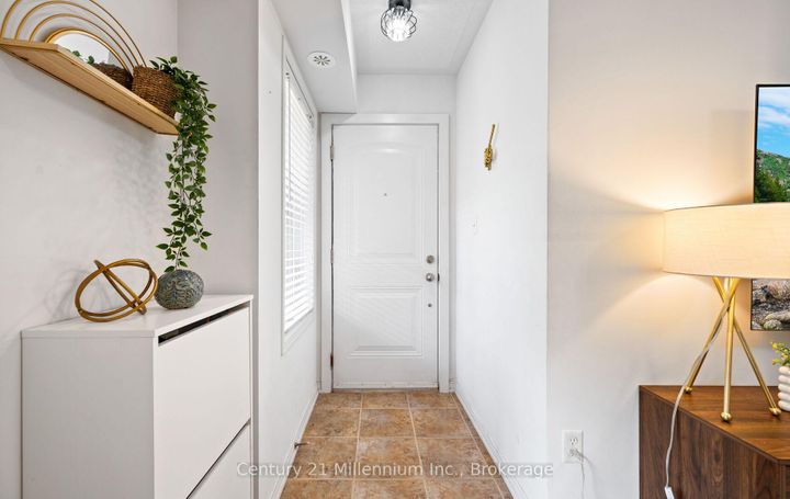 Photo 6 at 4 - 2460 Post Road, RO River Oaks, Oakville