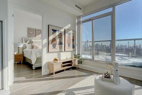 Photo 13 at 806 - 6 Parkwood Avenue, Casa Loma, Toronto